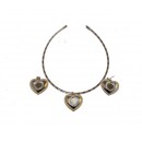 Ras de cou argenté avec boucle d'oreille en coeur