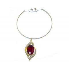 Ras de cou argenté avec boucle d'oreille avec une grosse pierre rouge