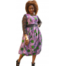 Robe en pagne violet à motif vert manche en dentelle.