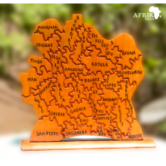 Sculpture de la carte de la Côte d'Ivoire en bois