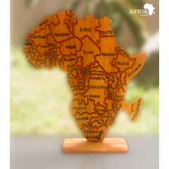 Sculpture de la carte de la Côte d'Ivoire en bois
