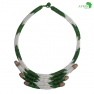 Collier artisanal "vert-blanc" avec des perles