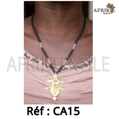 Collier artisanal "multi-colore" dorée avec des perles