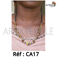 Collier artisanal "multi-colore" dorée avec des perles
