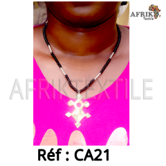 Collier artisanal "multi-colore" dorée avec des perles