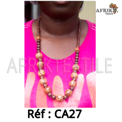 Collier artisanal "multi-colore" dorée avec des perles