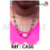 Collier artisanal "multi-colore" dorée avec des perles