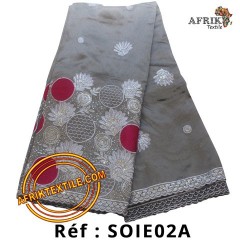 Soies Brodé "Georges lace" bleu avec des broderies dorée 5 yards